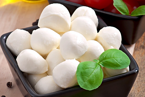 mozzarella cheese benefits