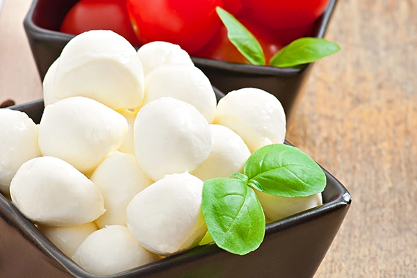 mozzarella cheese benefits